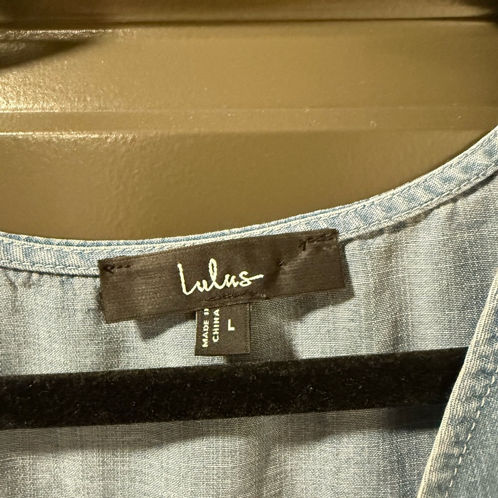 Lulus Maldwyn Blue Chambray Sleeveless Tie Front Top - Picture 5 of 5